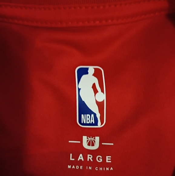 Trae Young #11 Atlanta Hawks Red T-shirt Official NBA gear - Picture 3 of 3